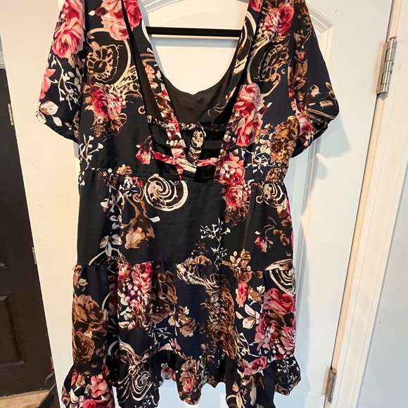 Floral Print Dress with Ruffle Hem - Picture 6 of 10